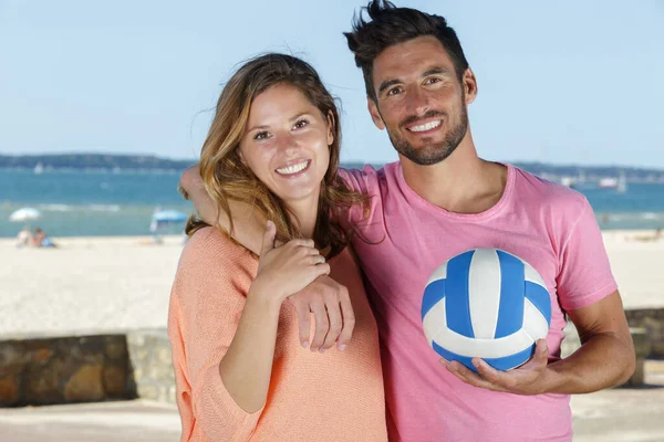 Couple Playing Volleyball Park — Stock Photo, Image
