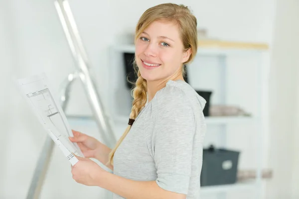 Mujer Creativa Interiores Mujeres —  Fotos de Stock