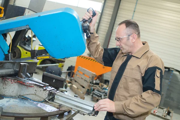 Muž Kterým Stroj — Stock fotografie