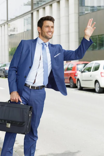 Man Business Attire Hailing Taxi — Stock Photo, Image