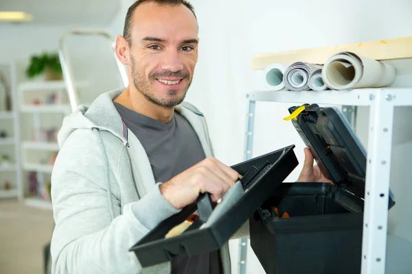 Homme Tout Faire Souriant Avec Boîte Outils — Photo