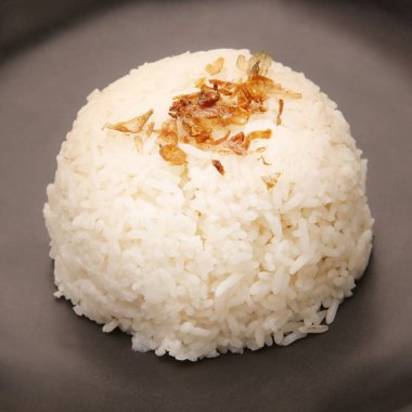Beyaz pirinç pişmiş