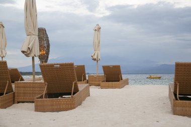 Tropikal plaj - günbatımı Zamanı