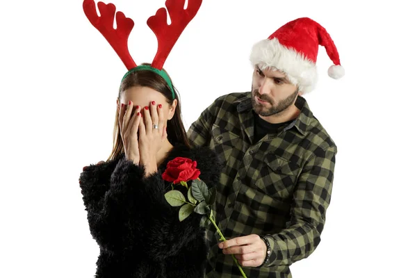 Retrato Estudio Una Joven Pareja Que Lleva Sombrero Santa Diadema — Foto de Stock