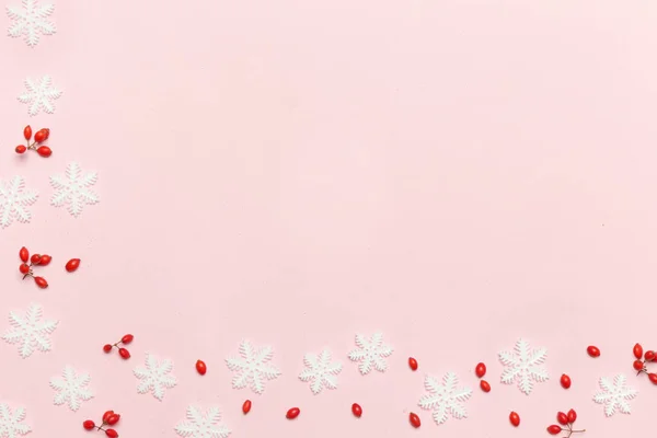 Fondo Invierno Elegante Con Espacio Copia Bayas Rojas Copos Nieve —  Fotos de Stock