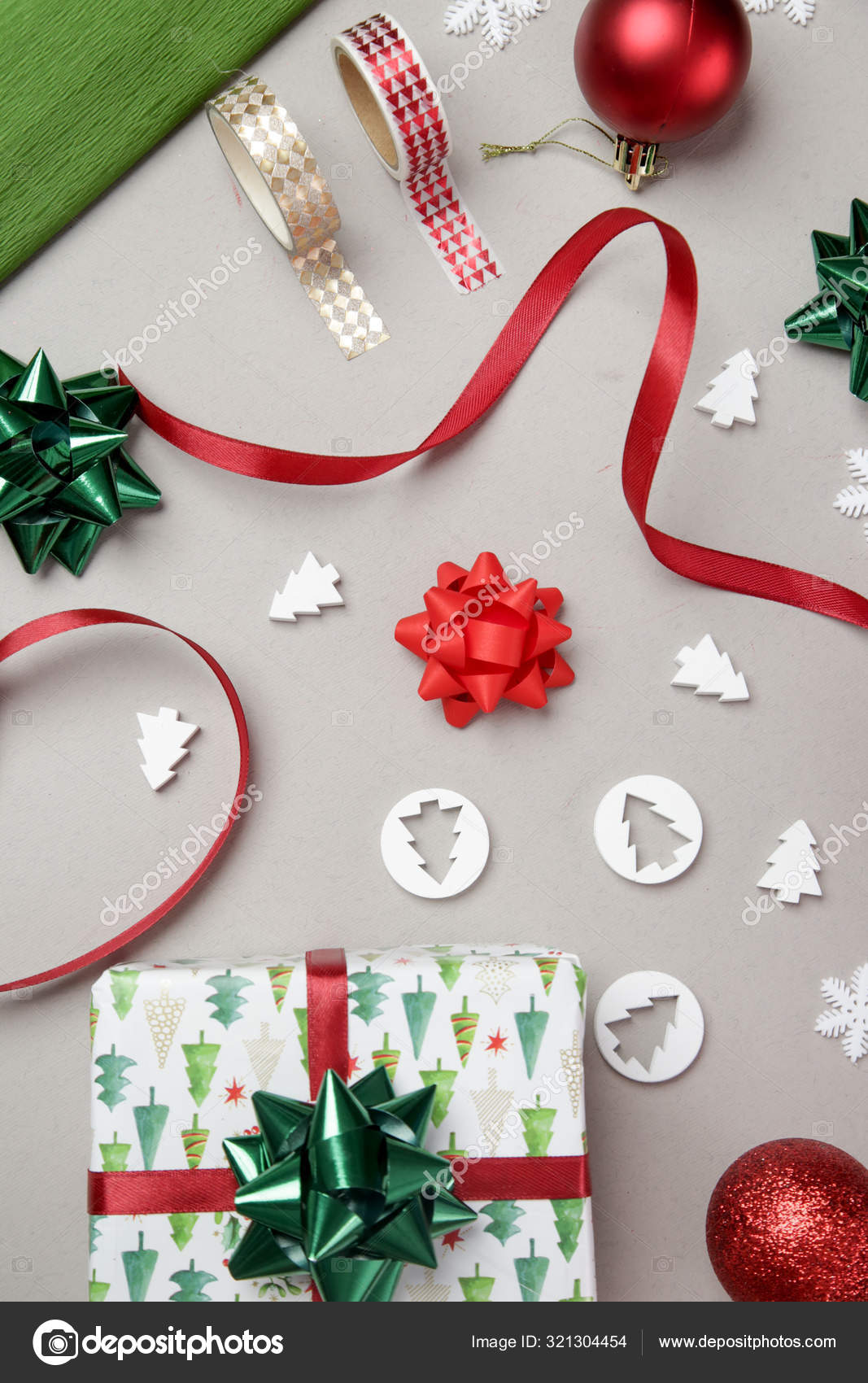 wrapping bows and ribbons