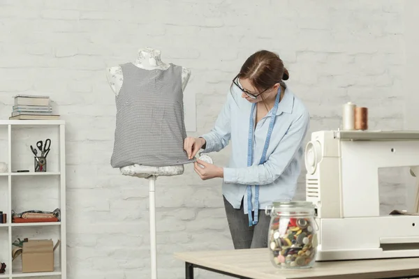 Tailor Adjusts Garment Design Mannequin Workshop Fashion Atelier Slow Fashion — Stock Photo, Image