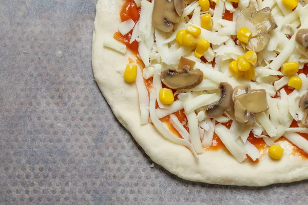 Pequena Pizza Vegetariana Caseira Com Mashrooms Milho Doce — Fotografia de Stock