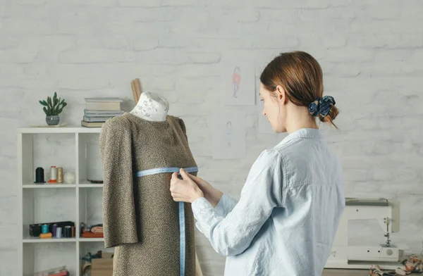 Tailor Adjusts Garment Design Mannequin Workshop Fashion Atelier Slow Fashion — Stock Photo, Image