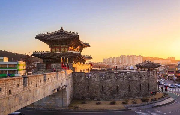Το Ibis φρούριο, παραδοσιακή αρχιτεκτονική της Κορέας σε Suwon, S — Φωτογραφία Αρχείου