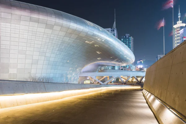 ソウル、韓国 - 29,2015 を 3 月: N で東大門デザインプラザ — ストック写真