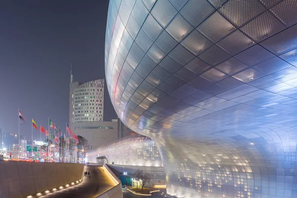 ソウル、韓国 - 29,2015 を 3 月: N で東大門デザインプラザ — ストック写真
