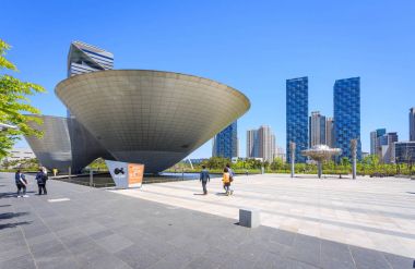 Central Park'ta Songdo ilçe binasında Tri-kase