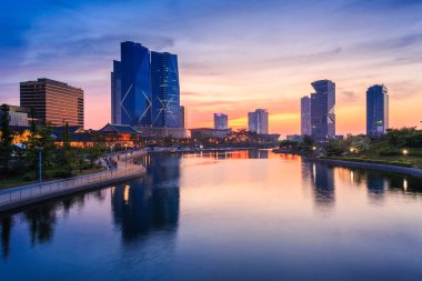 Songdo Central Park'ta Songdo uluslararası iş bölgesi