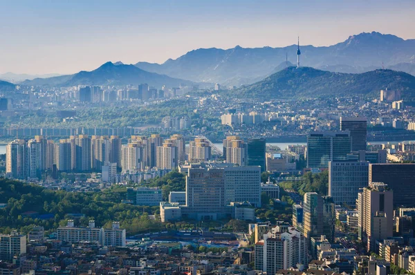 Seoul city and downtown skyline in air, Südkorea — Stockfoto