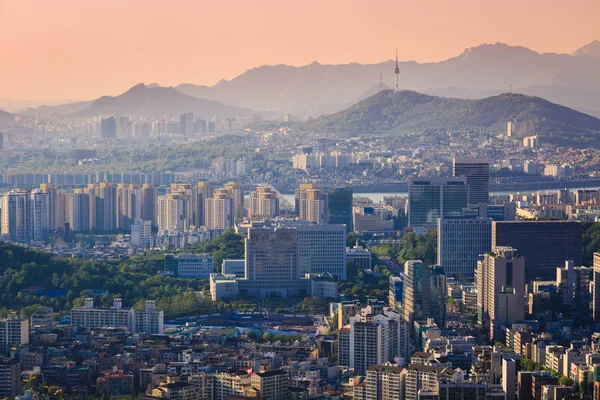 Seoul city im Sonnenuntergang, Südkorea — Stockfoto