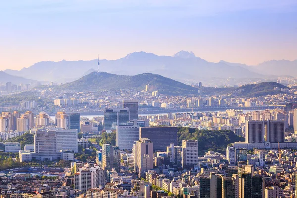 Seoul city and downtown skyline in air, Südkorea — Stockfoto