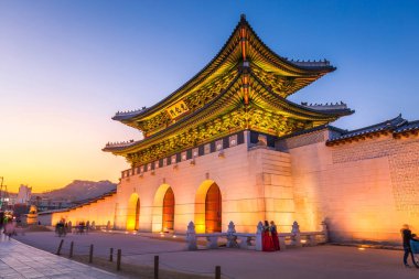 Gyeongbokgung Sarayı, Gwanghuamun kapısı şehir Seou önü