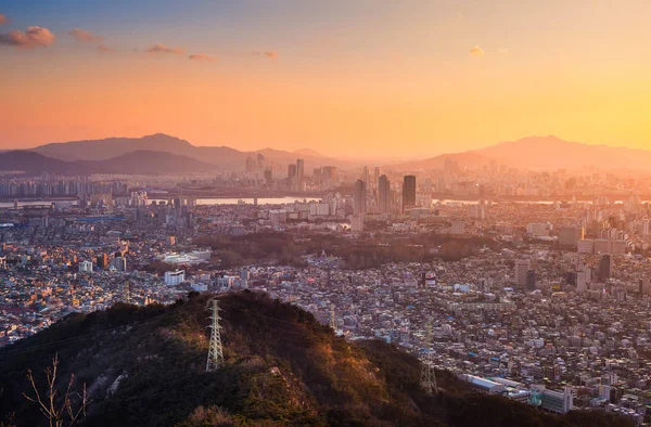 Soul město a Panorama s mrakodrapy v západu slunce, řeka Han v — Stock fotografie