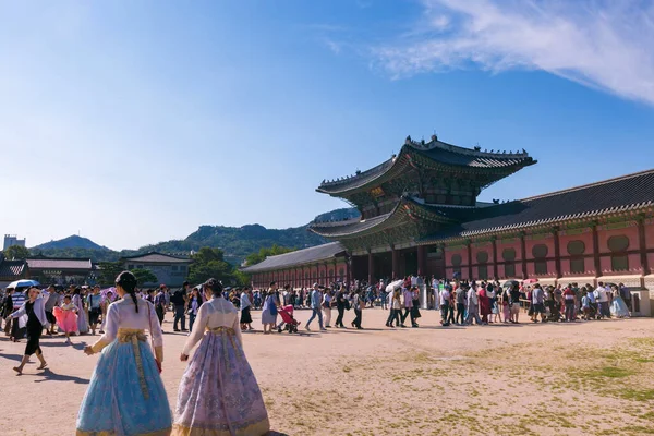 Сеул Сентября 2019 Года Кёнбокгун Дворец Большим Количеством Людей Корейская — стоковое фото