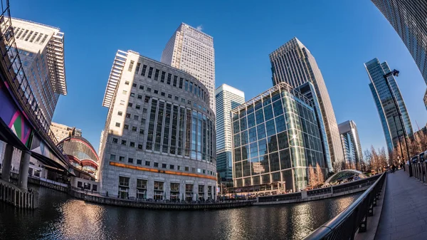 Det finansiella distriktet i Docklands i London — Stockfoto