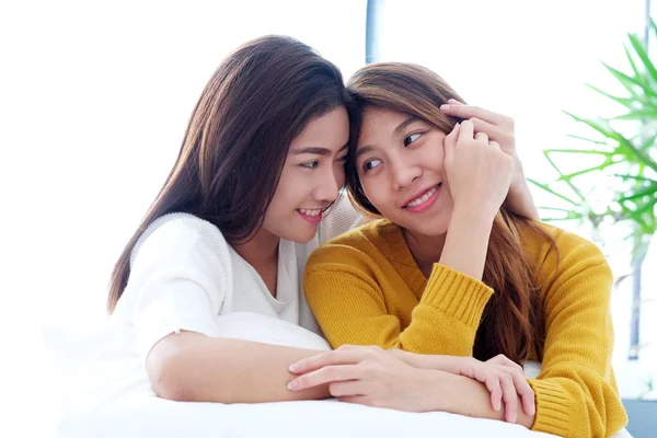 LGBT, Young cute asia pasangan lesbian saat bahagia, homoseksual, l — Stok Foto