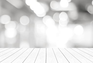 Boş vintage Beyaz ahşap masa üzerinde bulanıklık mağaza arka plan, yaklaşımlar