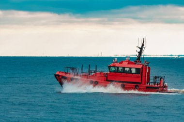 Kırmızı pilot gemi