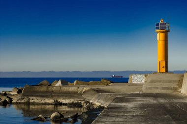 Dalgakıran Barajı sarı deniz feneri