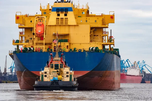 Blue cargo ship — Stock Photo, Image