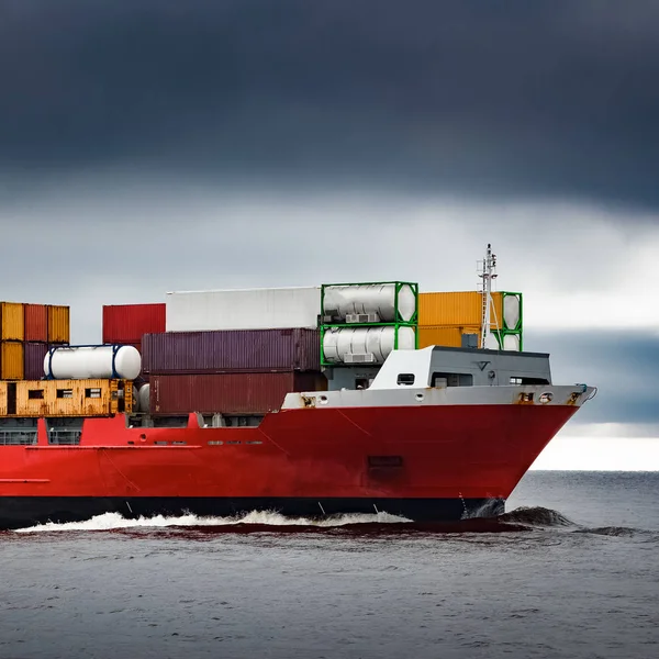 Red cargo container ship's bow — Stock Photo, Image