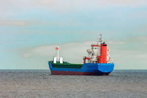 Navio de carga azul — Fotografia de Stock