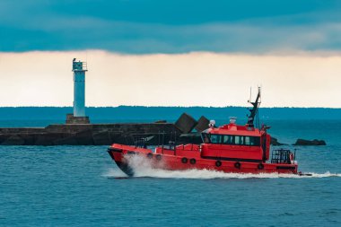 Kırmızı pilot gemi