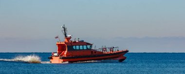 Kırmızı pilot gemi