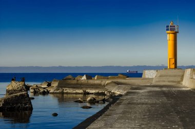 Dalgakıran Barajı sarı deniz feneri
