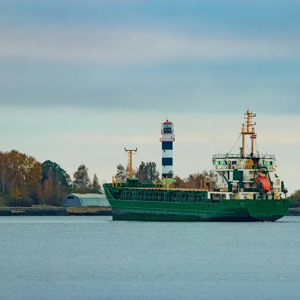 Navio de carga verde — Fotografia de Stock