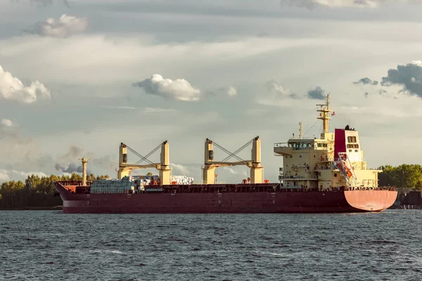 Червоний Вантажне судно — стокове фото