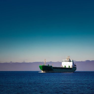 Yeşil kargo gemisi