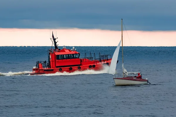 Red pilot ship — Stock Photo, Image