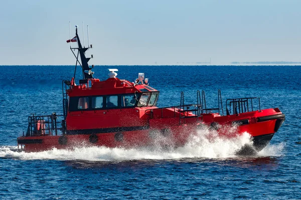 Red pilot boat — Stock Photo, Image