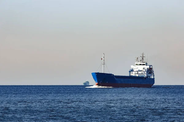 Mavi toplu taşıyıcı