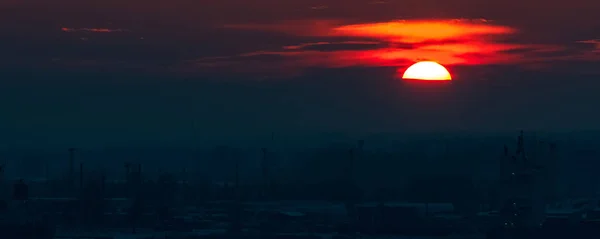Paisagem do pôr do sol urbano — Fotografia de Stock
