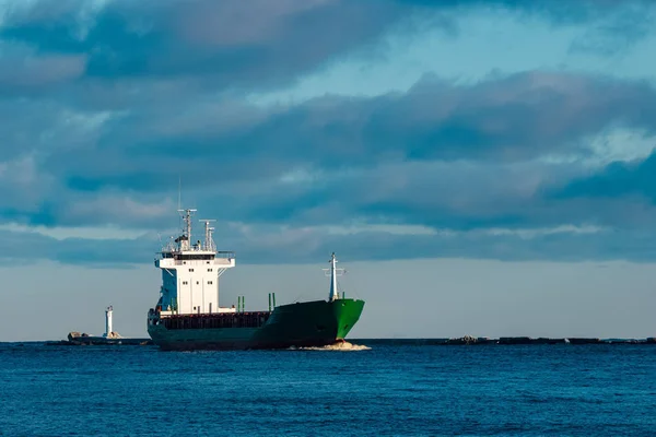 Зелений Вантажне судно — стокове фото