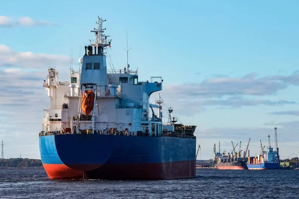Blue cargo ship — Stock Photo, Image