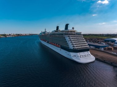 Dev modern cruise liner