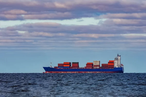 Mavi konteyner gemisi