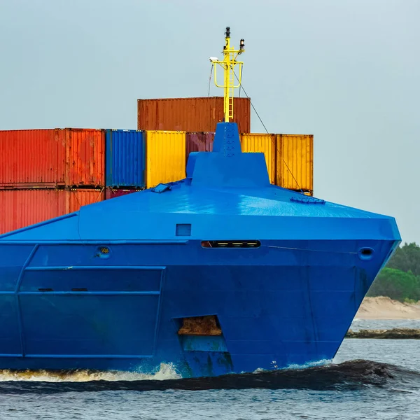 新蓝色集装箱船 — 图库照片