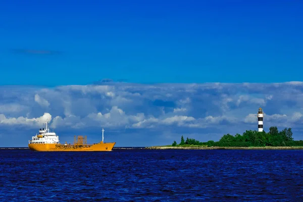 Sarı tanker gemisi