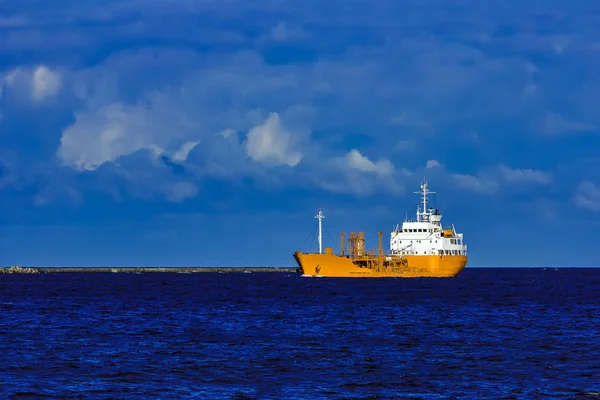 Sárga tartályhajó hajó — Stock Fotó