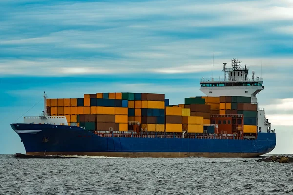 Kék konténer hajó — Stock Fotó